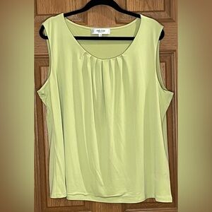 Jones Studio Light Green Sleeveless Blouse